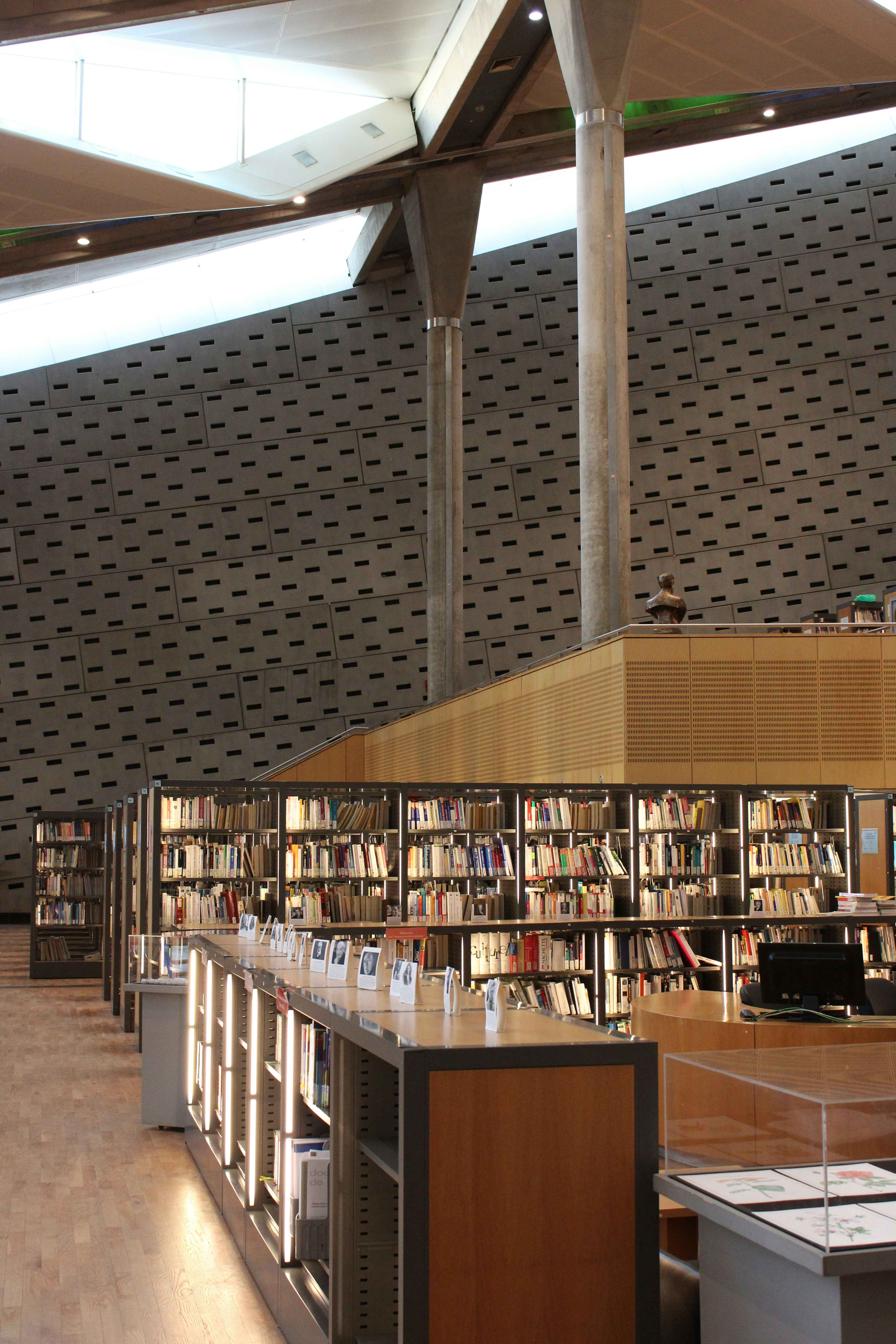 Bibliotheca Alexandrina modern library cultural center Alexandria Egypt